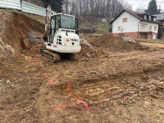 Duga Resa; Urbana vila s 9 stanova