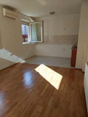 Dugo Selo, novija gradnja, 2-sobni stan, 40,50 m²+parkirno mjesto