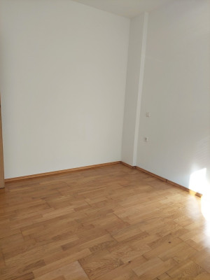 Dugo Selo, novija gradnja, 2-sobni stan, 40,50 m²+parkirno mjesto