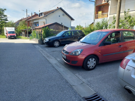 Dugo Selo, novija gradnja, 2-sobni stan, 40,50 m²+parkirno mjesto