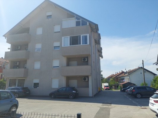 Dugo Selo, novija gradnja, 2-sobni stan, 40,50 m²+parkirno mjesto
