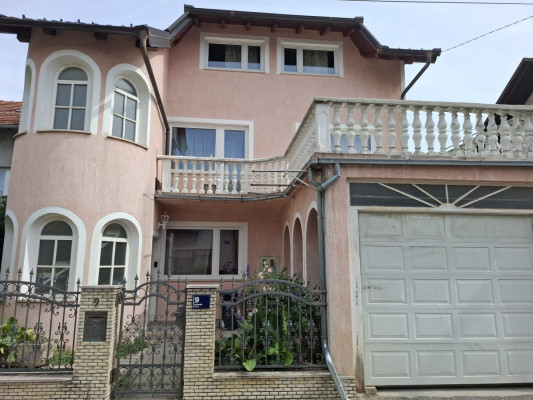 Kuća: Zagreb (Donja Dubrava), 300 m2 (iznajmljivanje)