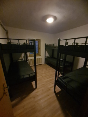 Kuća: Zagreb (Donja Dubrava), 300 m2 (iznajmljivanje)