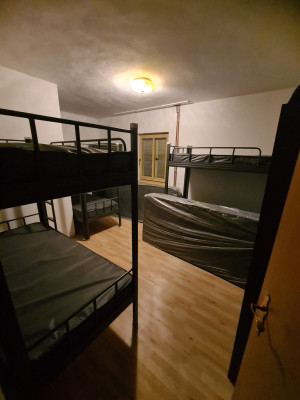 Kuća: Zagreb (Donja Dubrava), 300 m2 (iznajmljivanje)