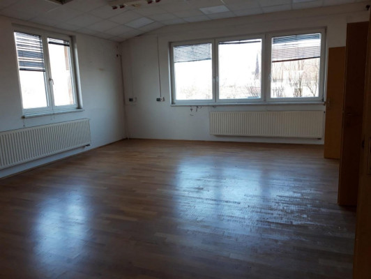 Poslovni prostor u poslovnoj zgradi, Duga Resa, 260 m2