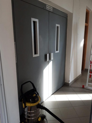 Poslovni prostor u poslovnoj zgradi, Duga Resa, 260 m2