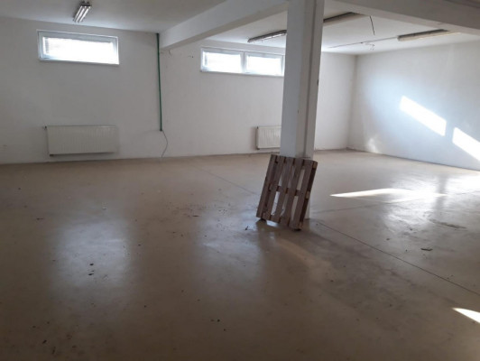 Poslovni prostor u poslovnoj zgradi, Duga Resa, 260 m2