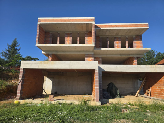 Stan: Duga Resa, 162.00 m2, novogradnja (prodaja)